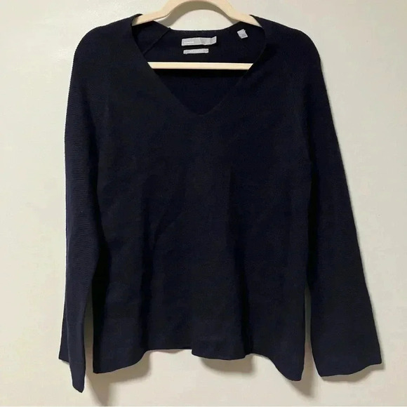Vince 100% cashmere  navy sweater - Picture 1 of 5